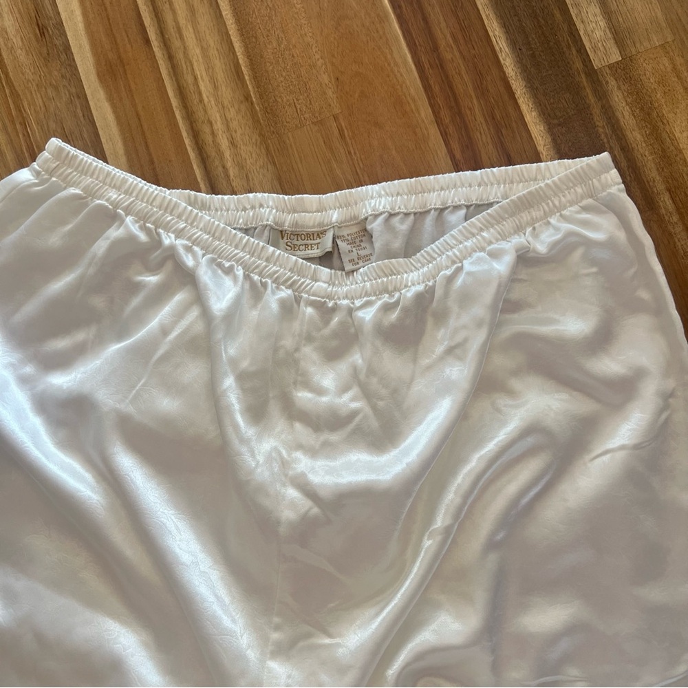 Victoria's Secret Gold Label Vintage White Satin Button-Front Pajama Pant Set - Picture 10 of 11